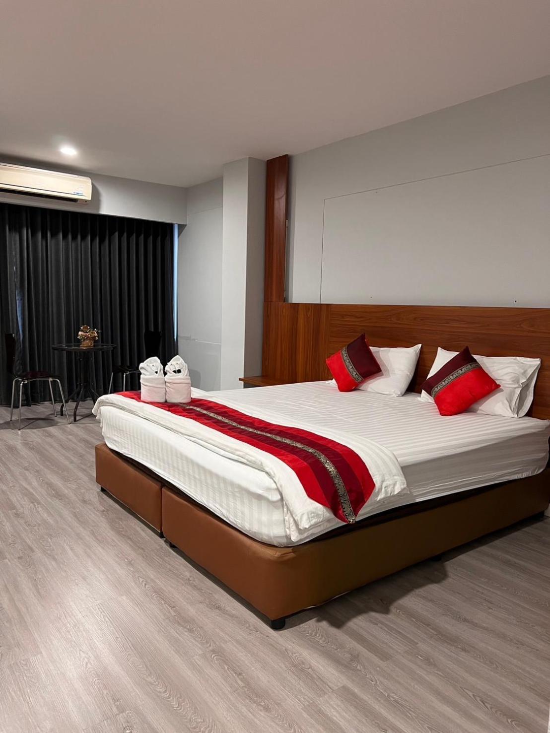 Berich Hotel Tak Extérieur photo